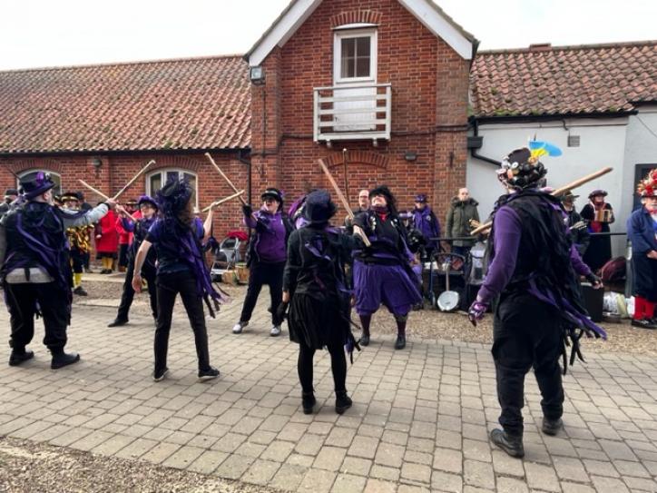 260101 Pretty Grim Border Morris MaltingsLesley image3
