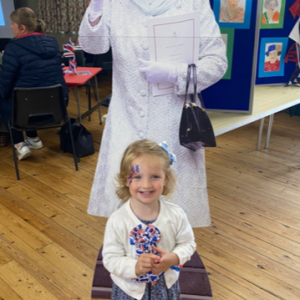 Princess Clemmie meets HM The Queen 0868©Mel